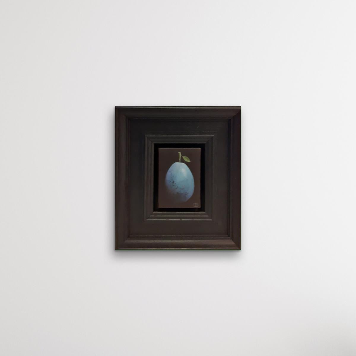 Pocket Blue Damson by Dani Humberstone [2022]

Pocket Blue Damson is an original oil painting by Dani Humberstone. Featuring her signature & beautifully considered realist style alongside a bold dark frame which gives this simple still life a touch