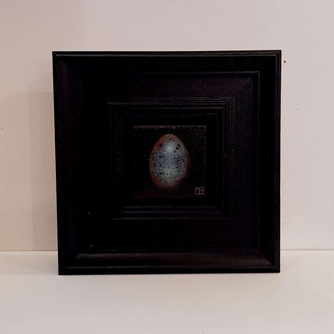 Uovo di merlo Pocket Bluer 2 (c), Pittura originale, Natura morta, Arte dell'uovo - Still-Life Painting Nero di Dani Humberstone