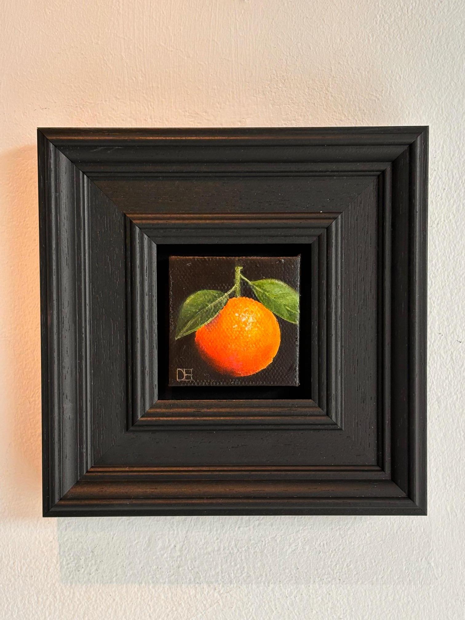 Pocket Clementine - Original Realismus Stillleben Obst - zeitgenössische Kunst – Painting von Dani Humberstone