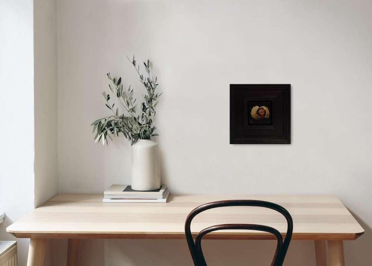 Pocket Conker y Shell 2 c, Pintura original, Realista, Arte otoñal - Still-Life Painting Negro de Dani Humberstone