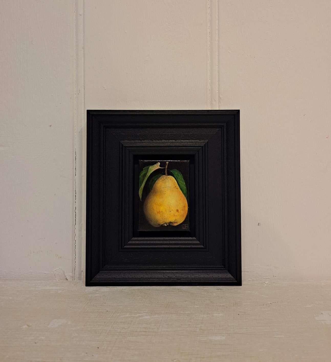 Pocket Deep Yellow Quince [2023], Nature morte baroque, peinture originale - Contemporain Painting par Dani Humberstone