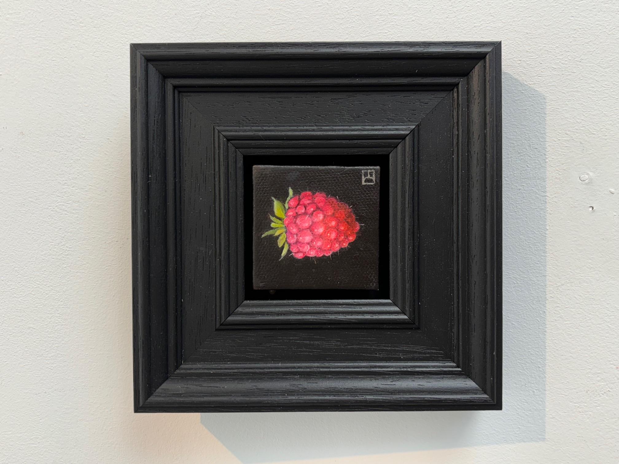 Pocket Raspberry - original realism still life fruit - contemporary art - Realist Painting by Dani Humberstone