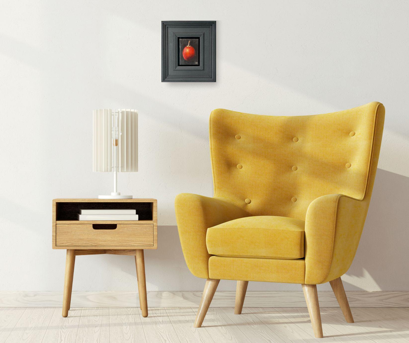 Pocket Red Tamarillo - Original Realismus Stillleben Obst - zeitgenössische Kunst – Painting von Dani Humberstone