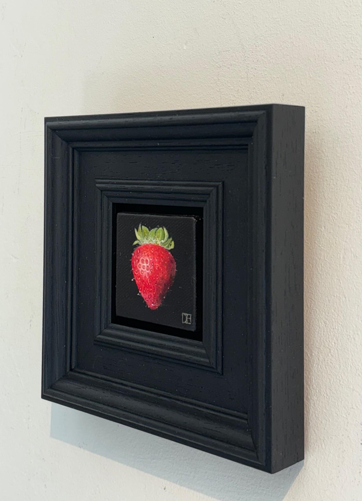 Fresa madura de bolsillo - realismo original naturaleza muerta fruta - arte contemporáneo - Painting Realista de Dani Humberstone