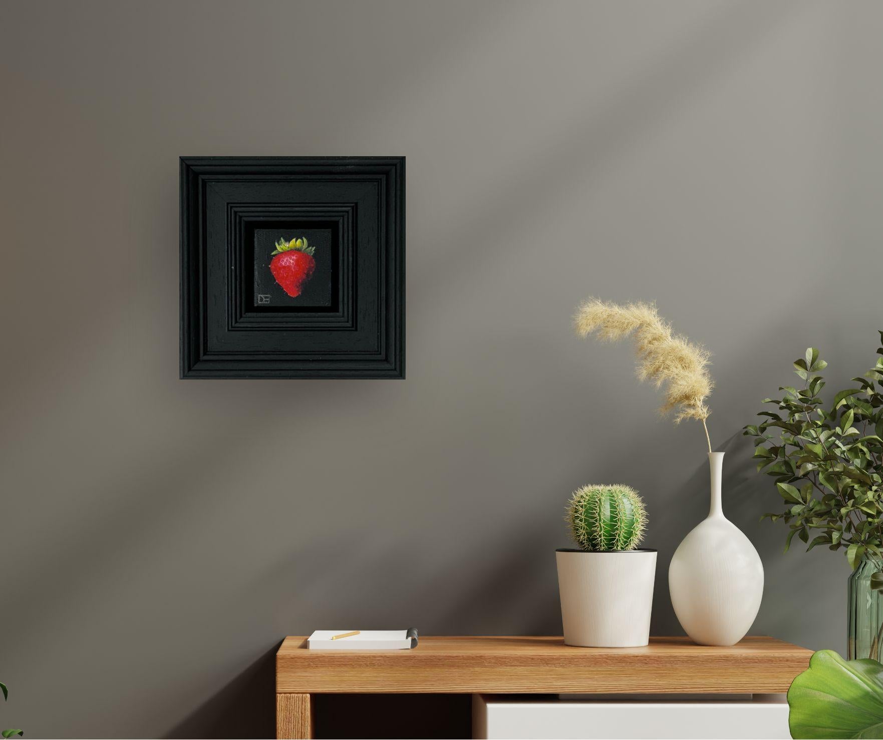 Pocket Strawberry - original realistisches Obststillleben - zeitgenössische Kunst – Painting von Dani Humberstone