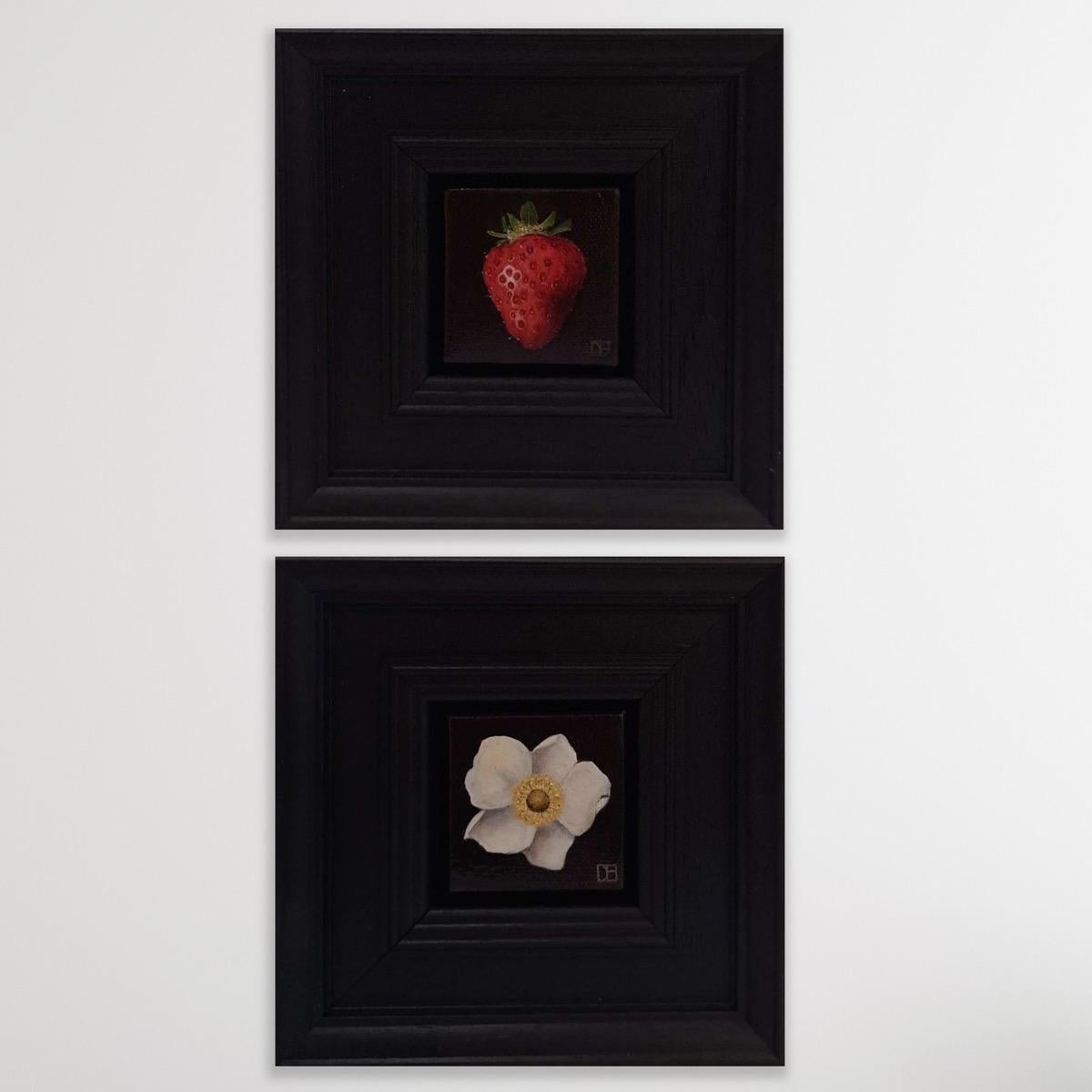 Dittico Pocket White Anemone (c) e Pocket Juicy Red Strawberry, Arte originale - Painting di Dani Humberstone