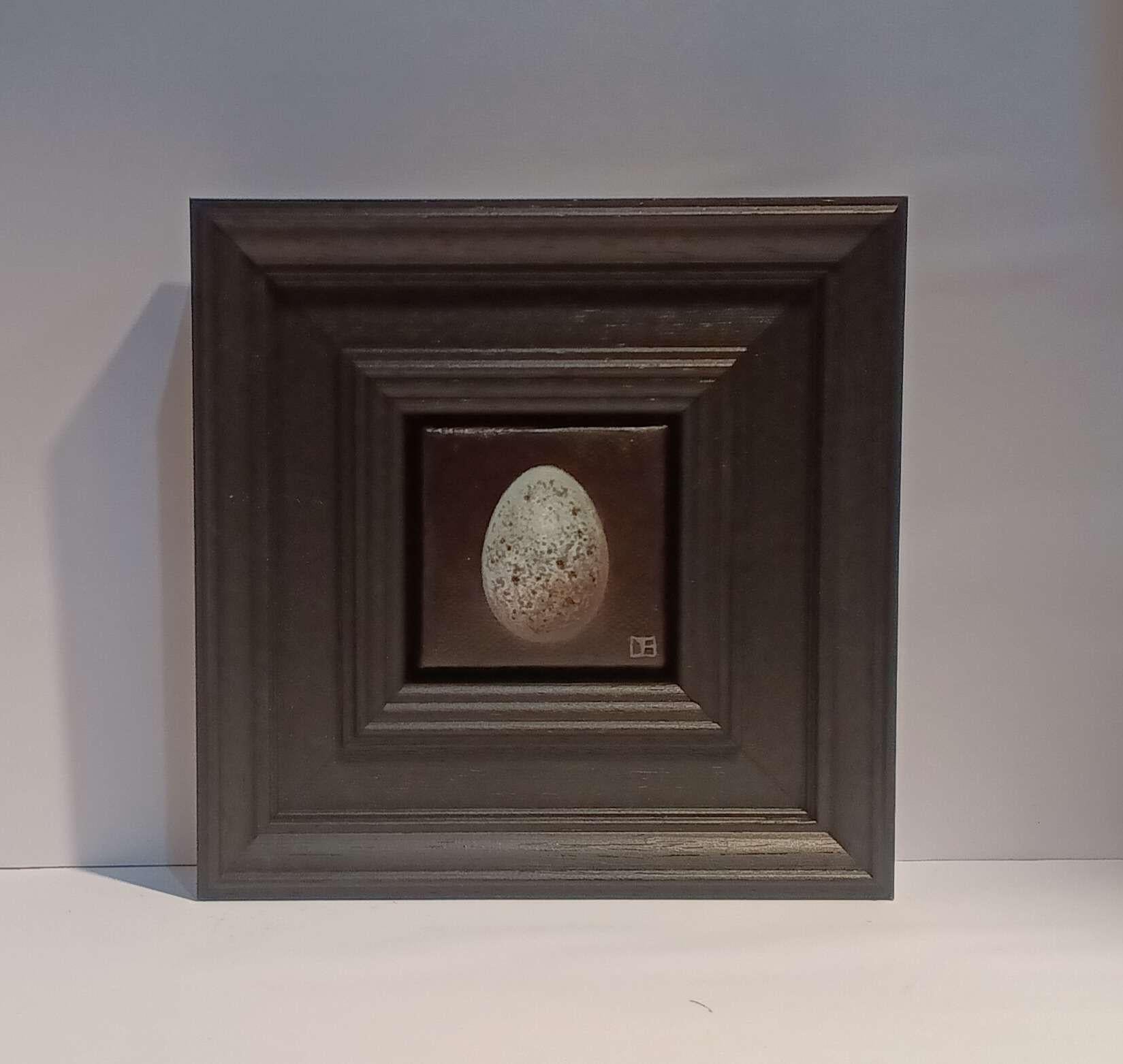 Pocket Song Sparrow 2 è un dipinto a olio originale di Dani Humberstone che fa parte della sua serie Pocket Painting, caratterizzata da dipinti a olio realistici su piccola scala, con un accenno alla pittura barocca di nature morte. I dipinti sono