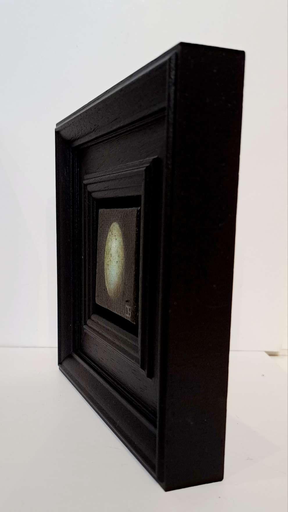 The Collective : Œuf de merle de poche [2024], Nature morte baroque, Art de la Nature - Réalisme Painting par Dani Humberstone