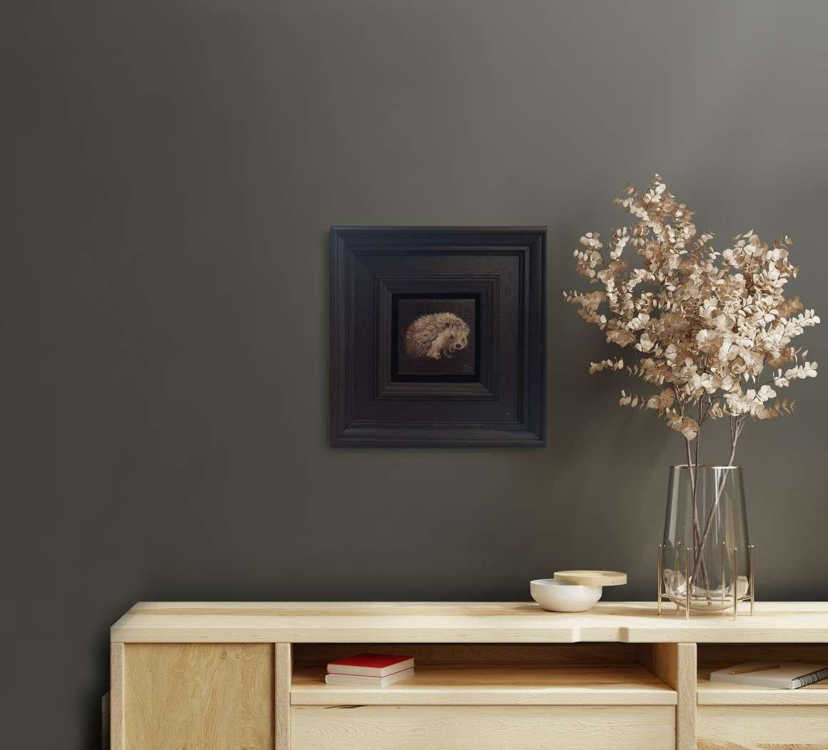 Collection'S: Riccio tascabile, Pittura originale, Arte Animale - Still-Life Painting Nero di Dani Humberstone