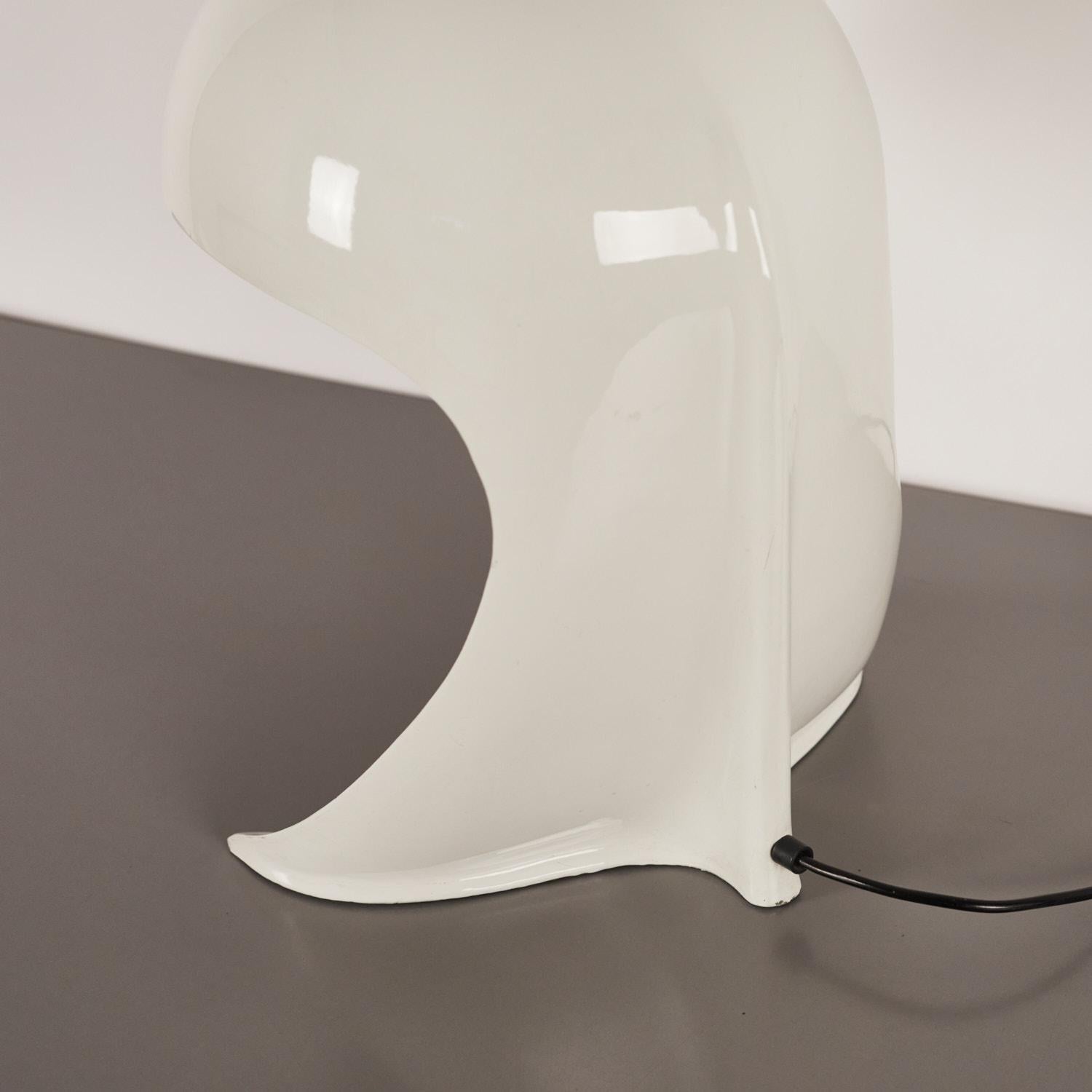 italien Lampe de bureauania en aluminium blanc moulé d'Artemide en vente