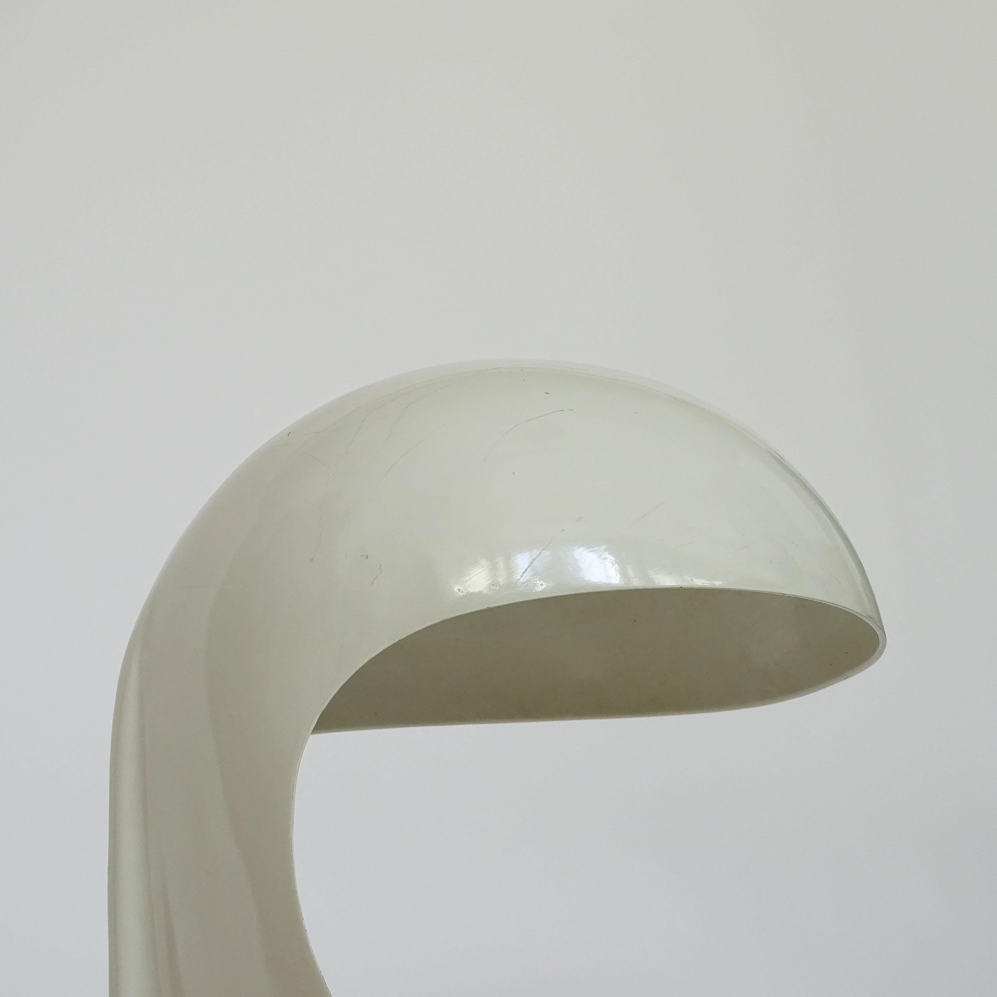 Lampe de table Dania par Dario Tognon pour Artemide, Italie 1969
Lampe iconique de l'ère spatiale italienne.