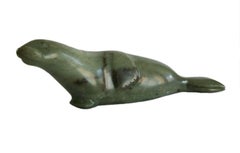 Daniel Apawkok, Scultura vintage in pietra di foca Inuit, firmata, Canada, Circa 1978