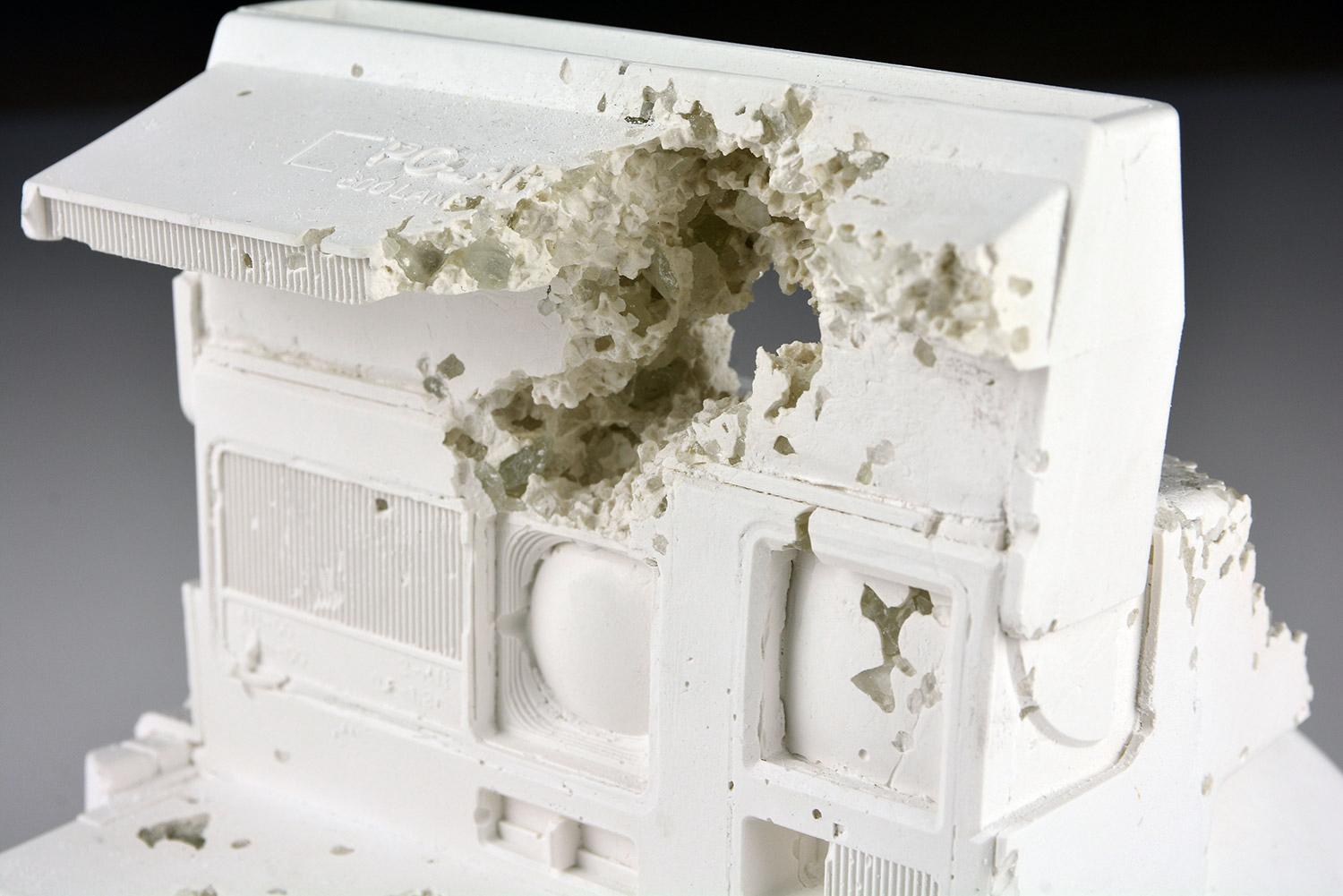Daniel Arsham - FUTURE RELIC 06 POLAROID CAMERA Scultura limitata Design moderno 3