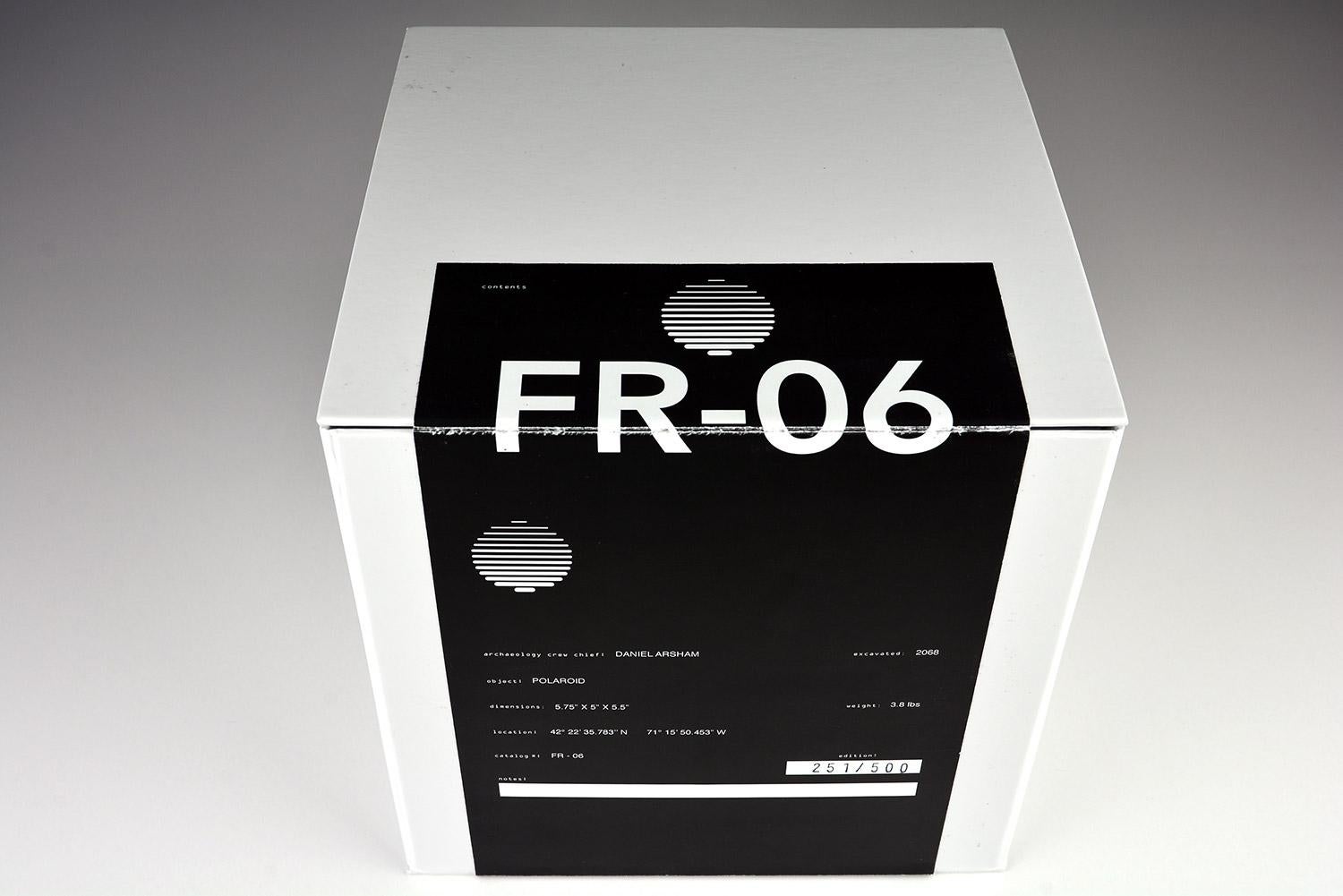 Daniel Arsham - FUTURE RELIC 06 POLAROID CAMERA Limited Sculpture Modern Design For Sale 4