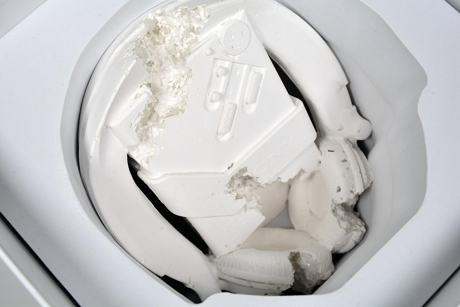 Daniel Arsham FUTURE RELIC 07 CASSETTE PLAYER Sculpture limitée Sony Walkman des années 90 6