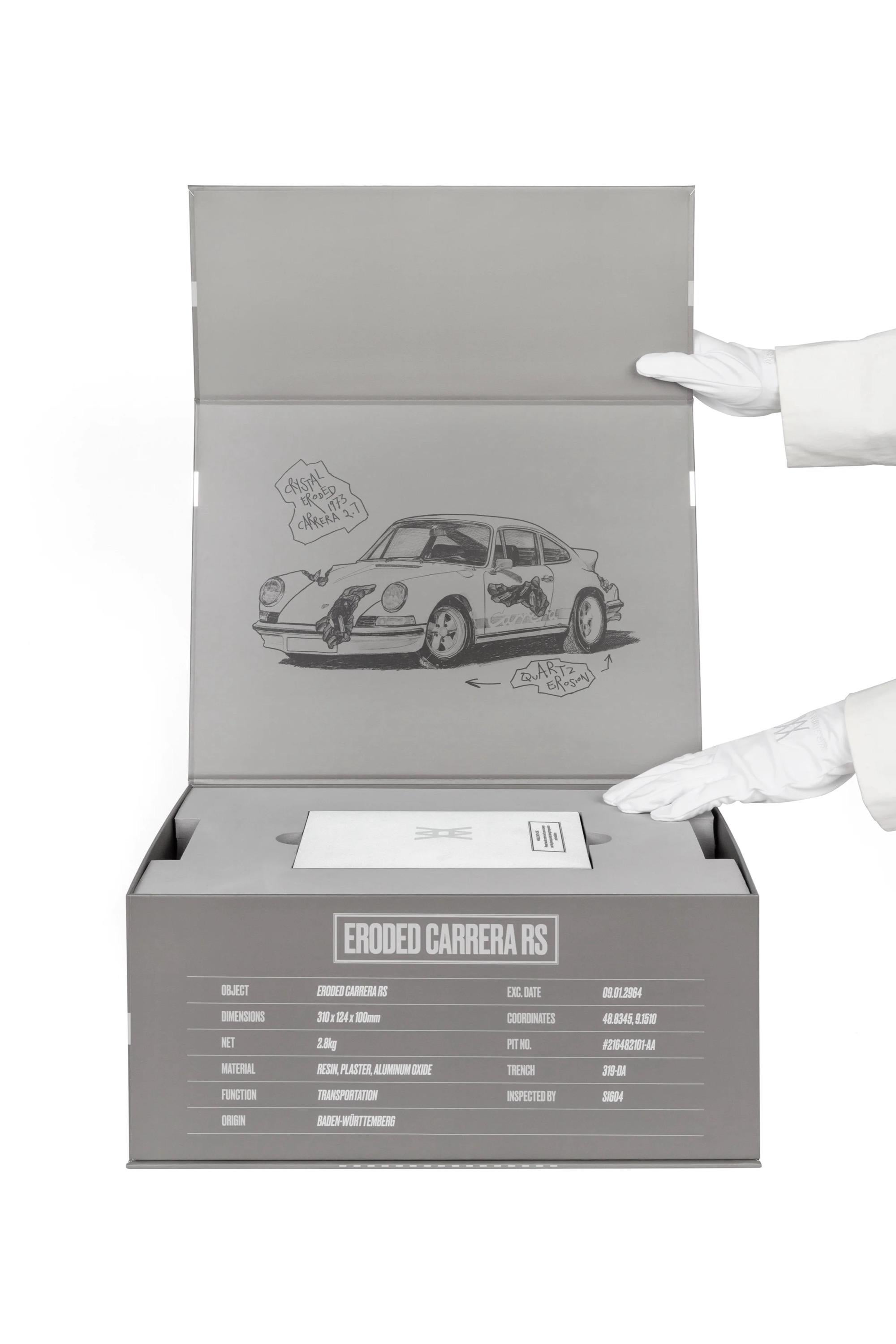 Carrera RS erosa (Scultura di Daniel Arsham) in vendita 3