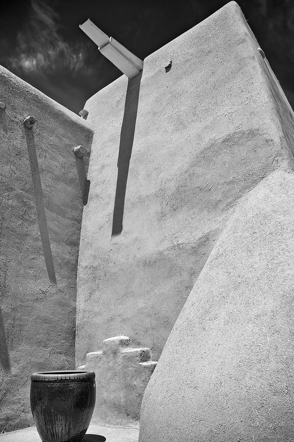 Daniel Ashe Black and White Photograph – Missionskirche von Rancho de Taos, Nr. 5, Fotografie, Archivtinte Jet