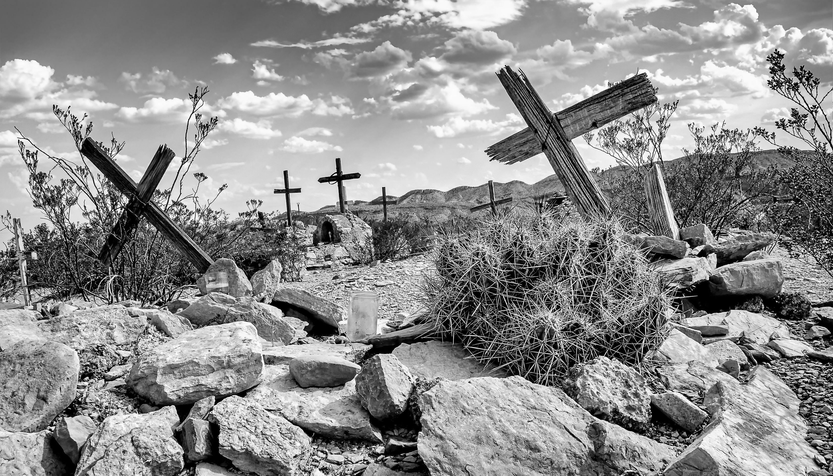 Daniel Ashe Black and White Photograph – Terlingua, Fotografie, Archivtinte- Jet