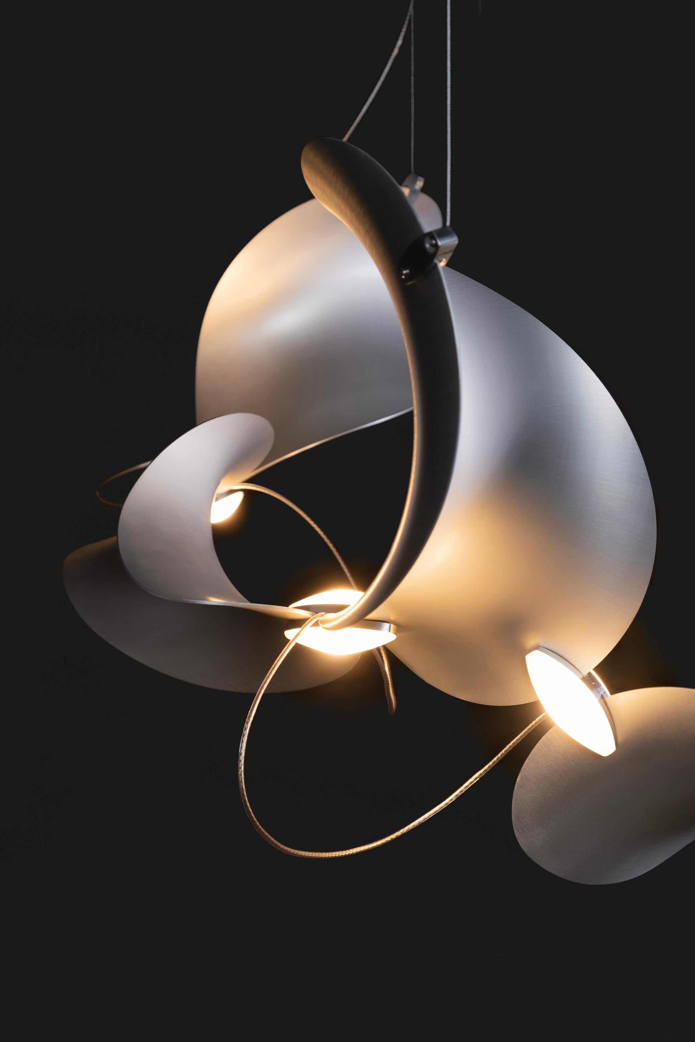 Mid-Century Modern Lampe à suspension 'Dune 4' de Daniel Becker en aluminium anodisé pour objets mousse en vente
