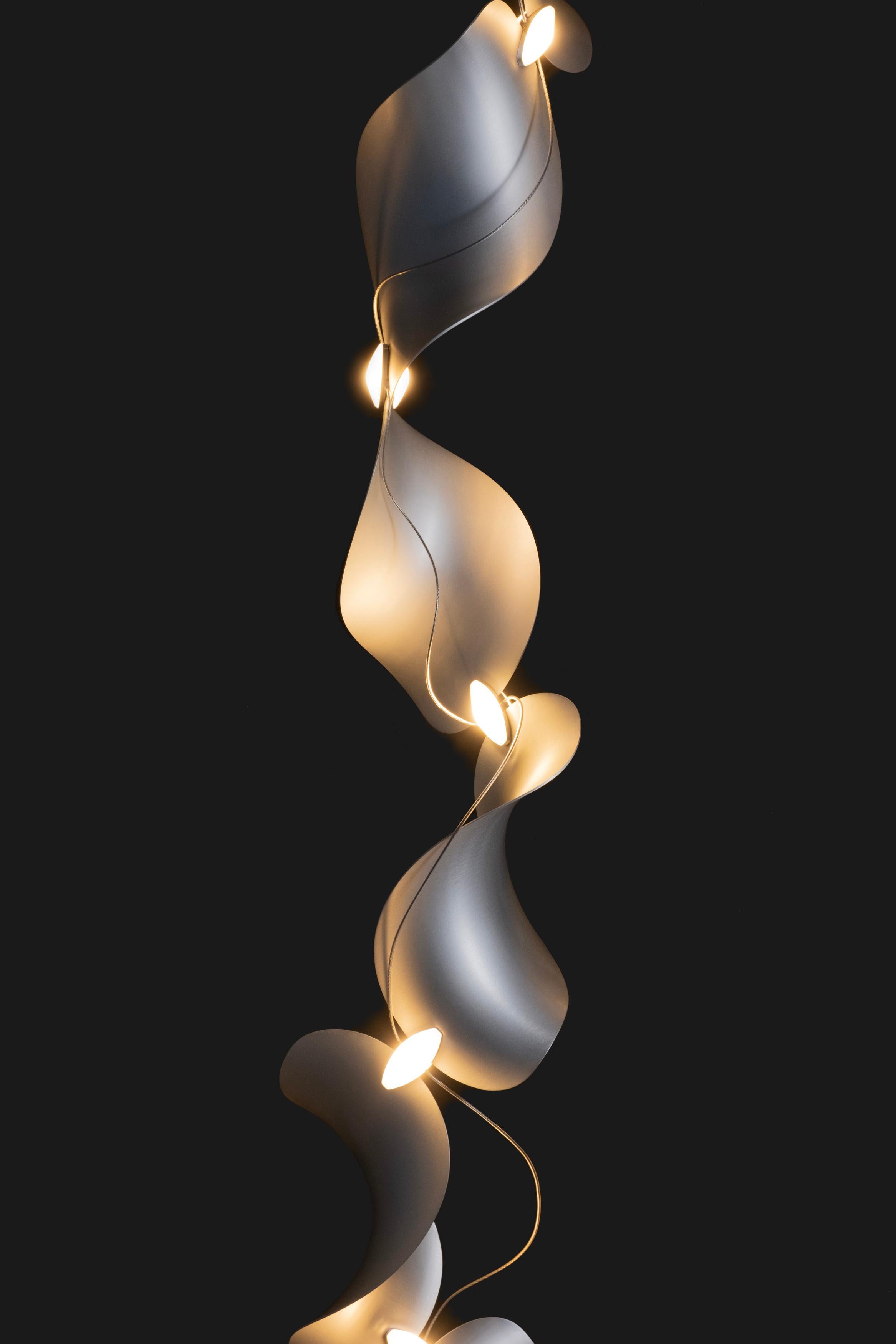 Tedesco Lampada a sospensione 'Dune 8V' di Daniel Becker in alluminio anodizzato per Moss Objects in vendita