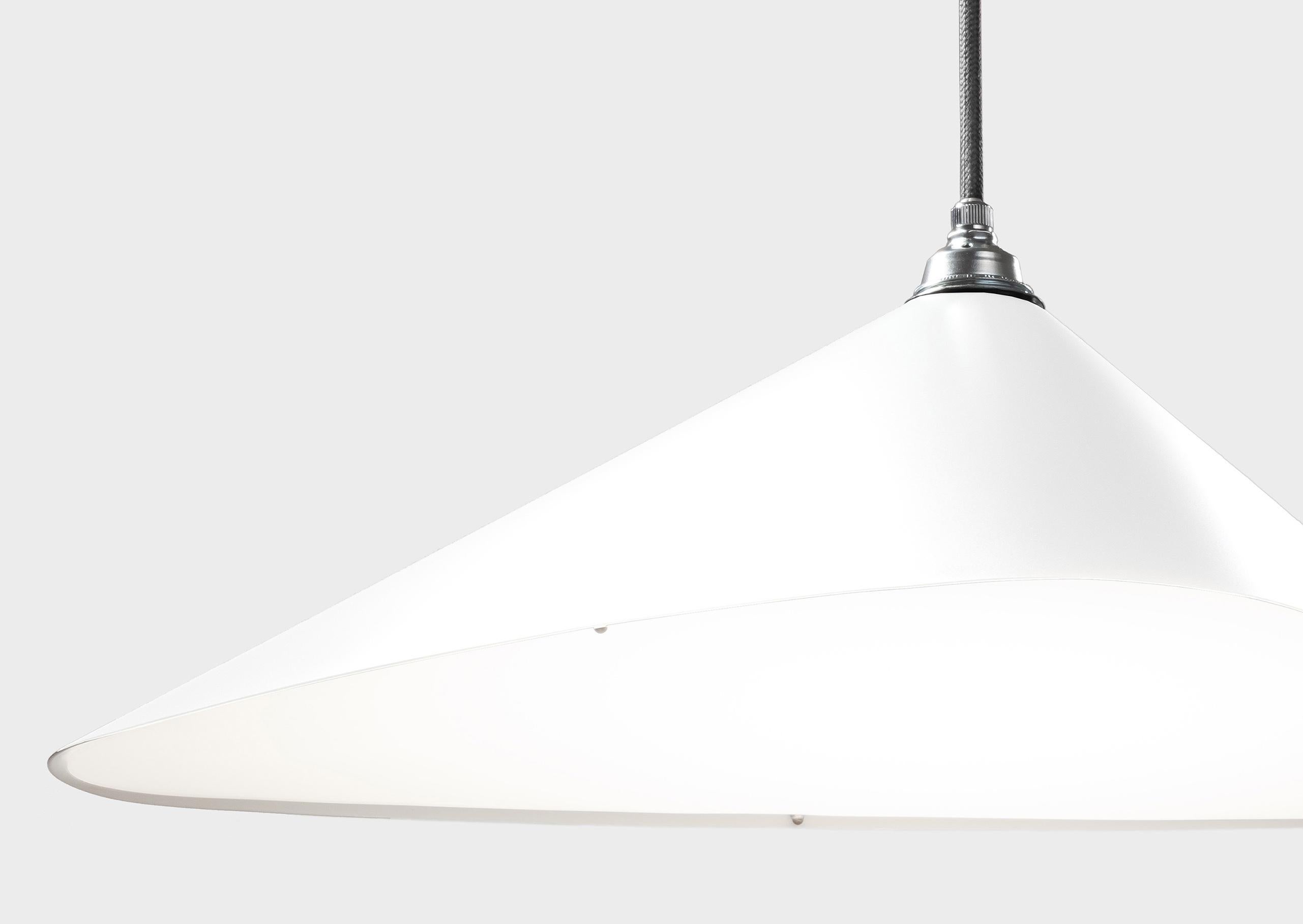 Tedesco Lampada a sospensione 'Emily I' di Daniel Becker in bianco opaco per Moss Objects in vendita