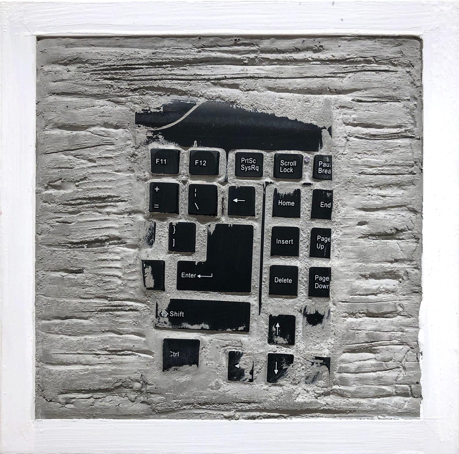 Pen Decline 1 - 2 - 3 in Grau (Archeology Serie) Computer Keyboard-Skulptur (Zeitgenössisch), Sculpture, von Daniel Fiorda