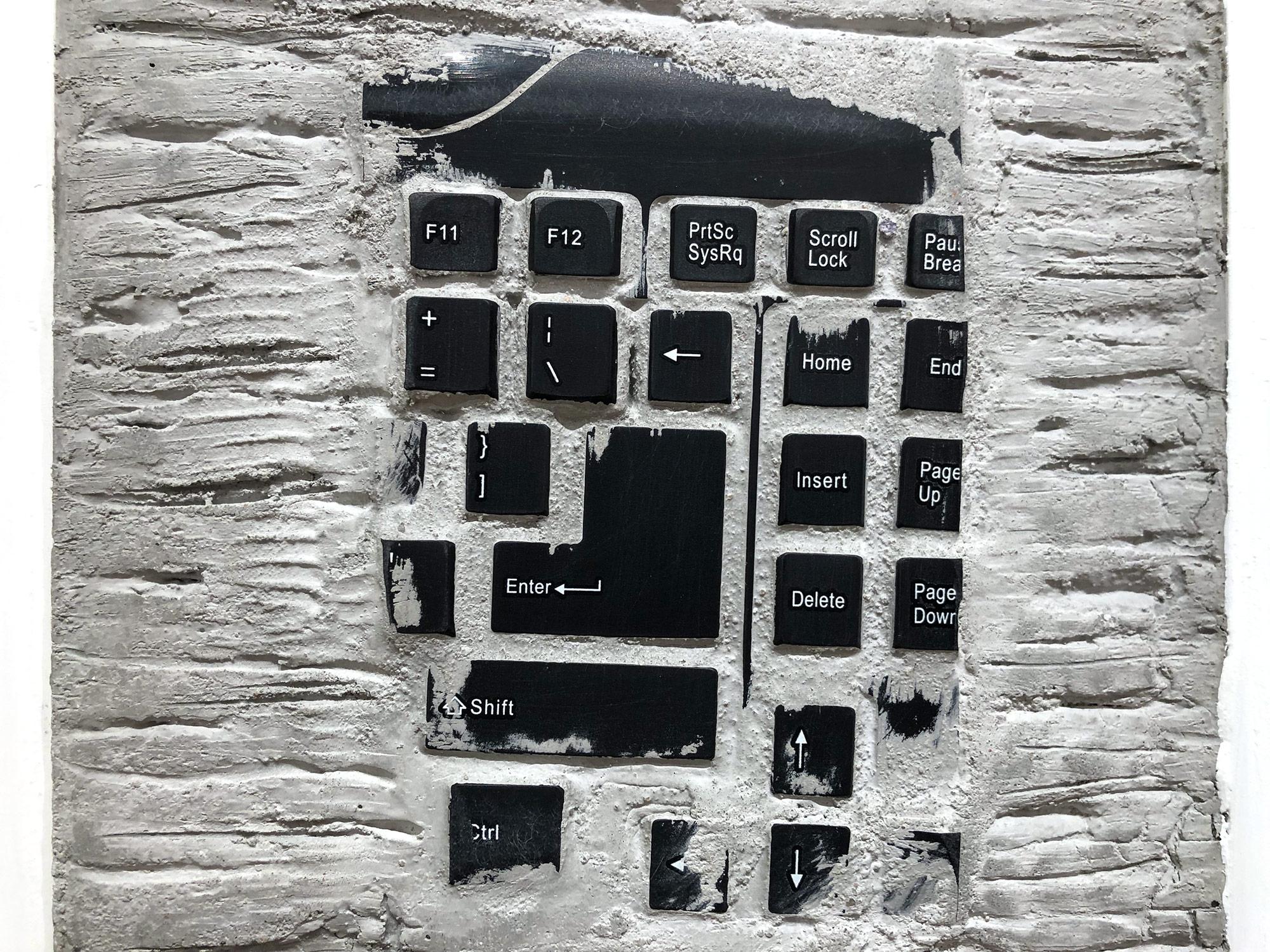 Pen Decline 1 - 2 - 3 in Grau (Archeology Serie) Computer Keyboard-Skulptur im Angebot 1