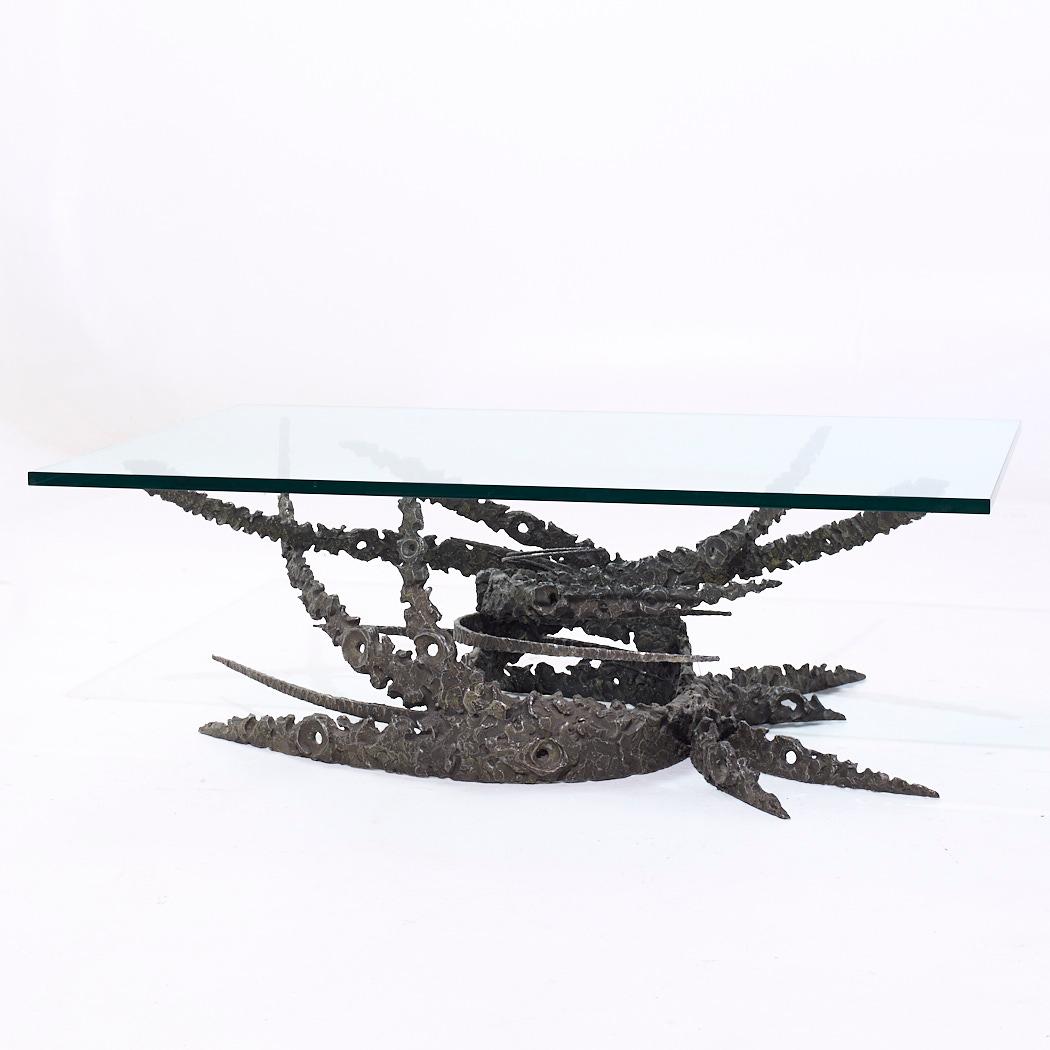 Mid-Century Modern Table basse en bronze brutaliste Daniel Gluck, milieu de siècle en vente