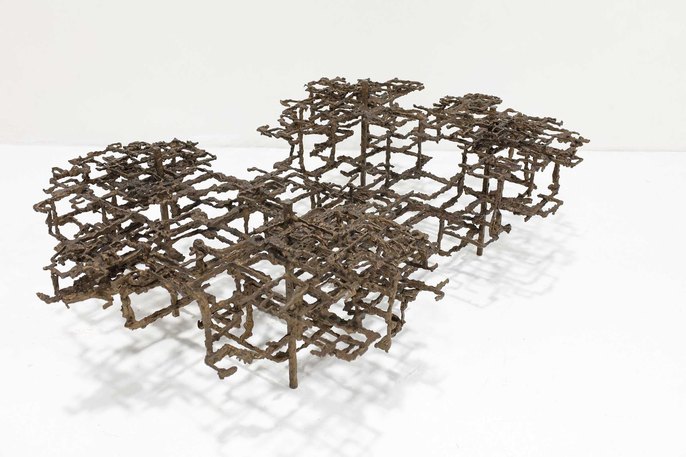 Mid-Century Modern Table basse sculpturale Daniel Gluck en bronze, 1970 en vente