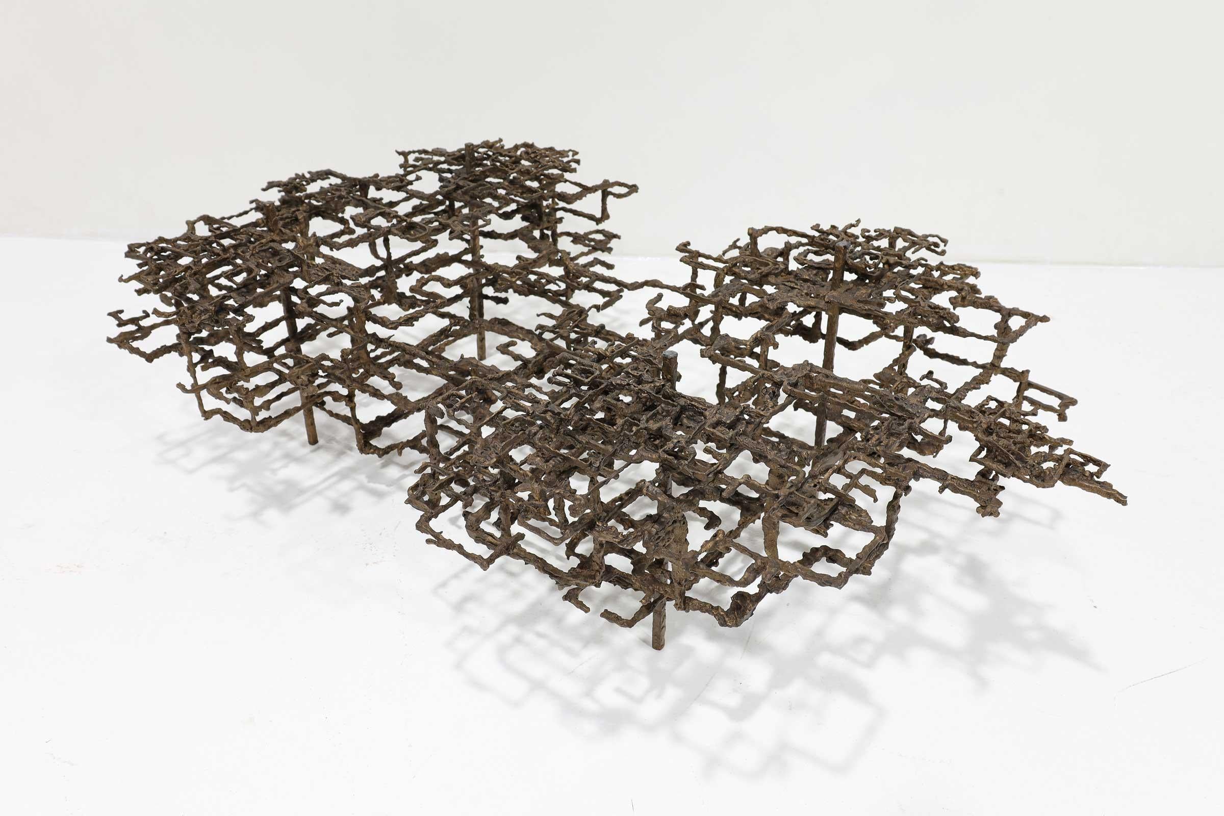 Table basse sculpturale Daniel Gluck en bronze, 1970 Bon état - En vente à Dallas, TX