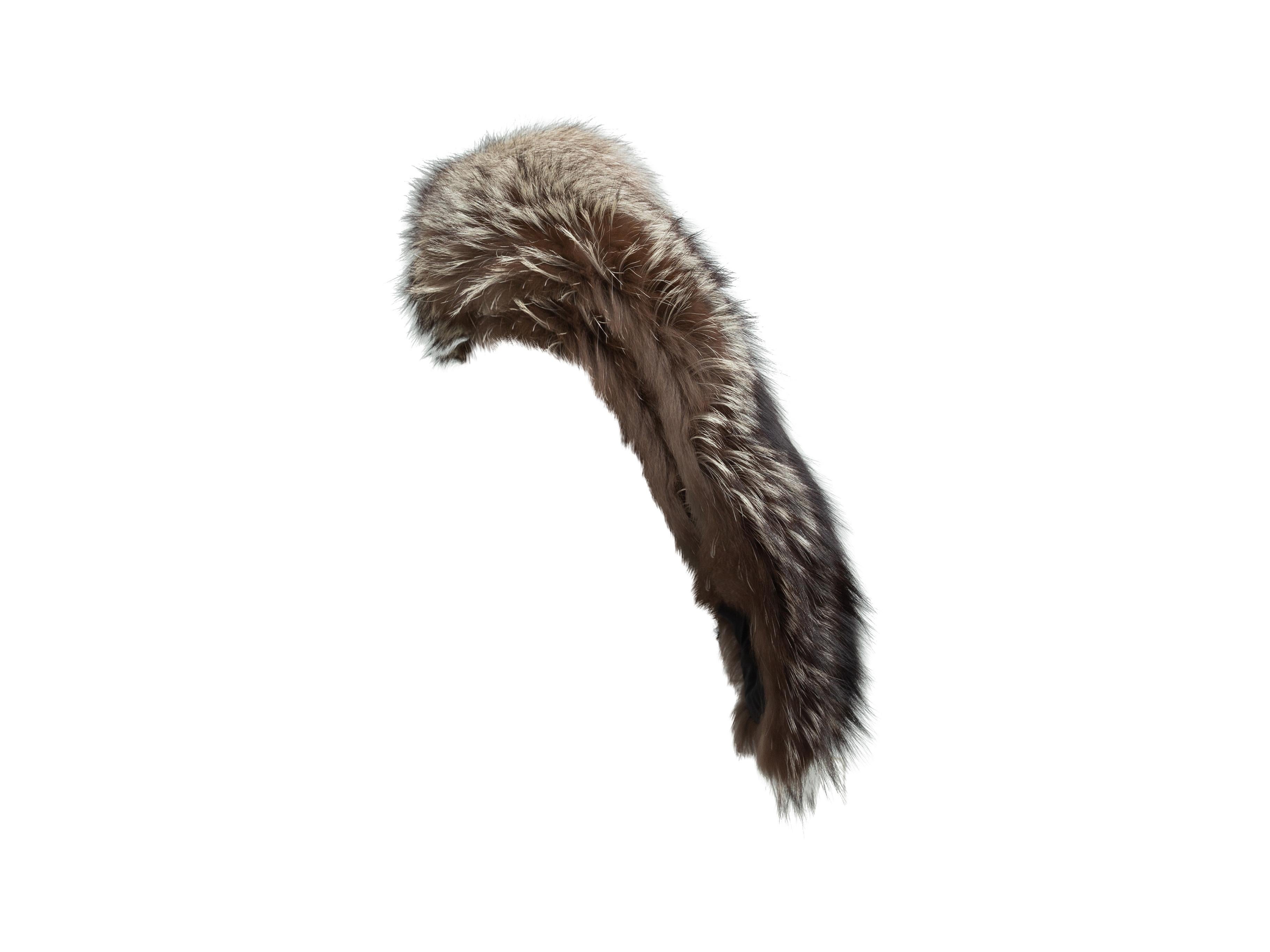 Product details: Brown and white fox fur collar by Daniel Hechter. 55