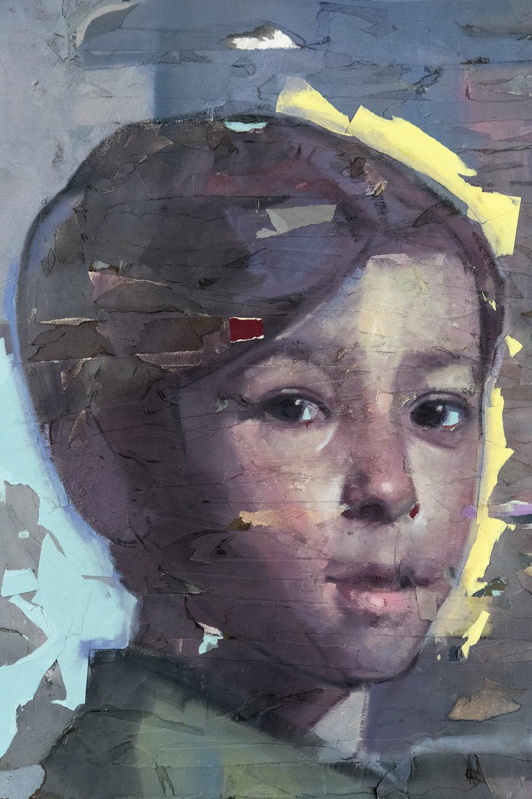 Gavin - gris, amarillo, hombre joven, figurativo, retrato, óleo, collage sobre lienzo
