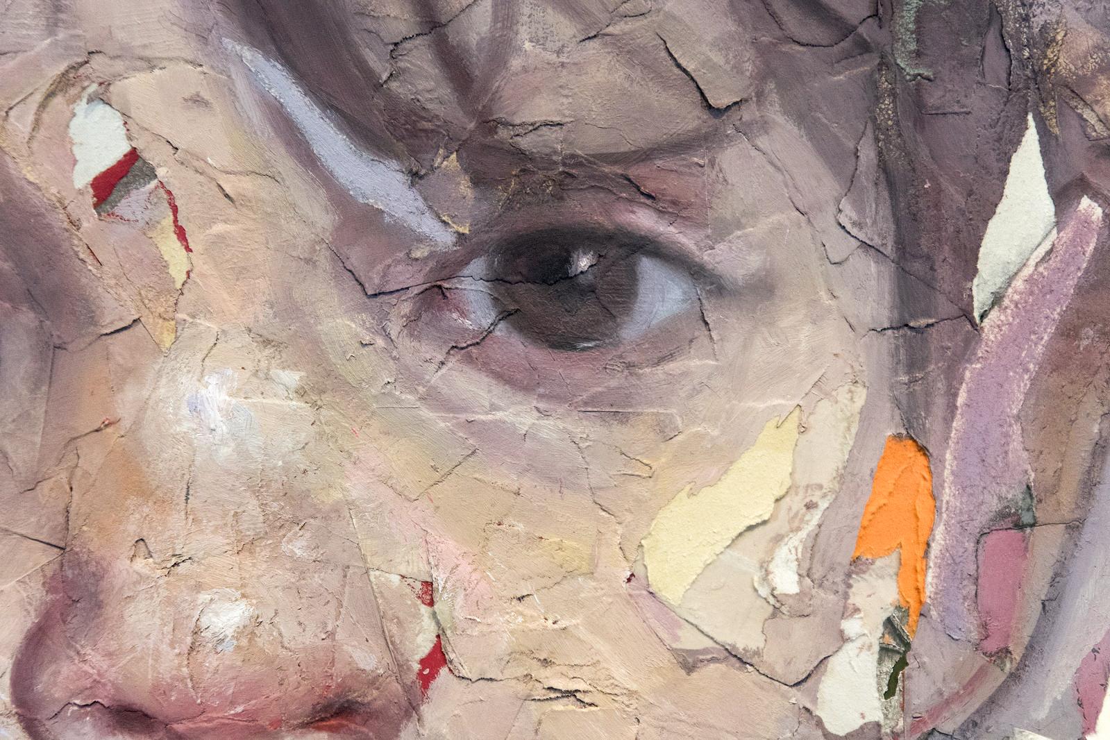 Atticus - gris, jaune, jeune homme, figuratif, portrait, huile, collage sur toile - Gris Portrait Painting par Daniel Hughes