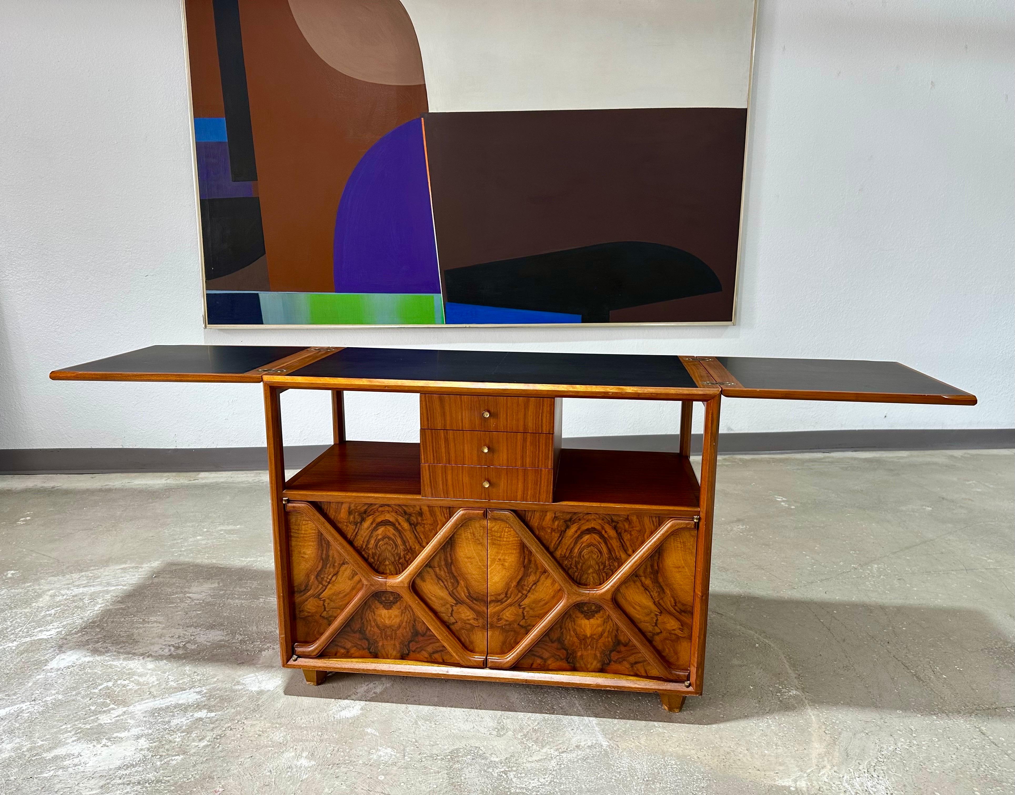 Mid-Century Modern Daniel Jones Nyc Attrib. Mid Century Modern Burlwood Flip Top Server For Sale