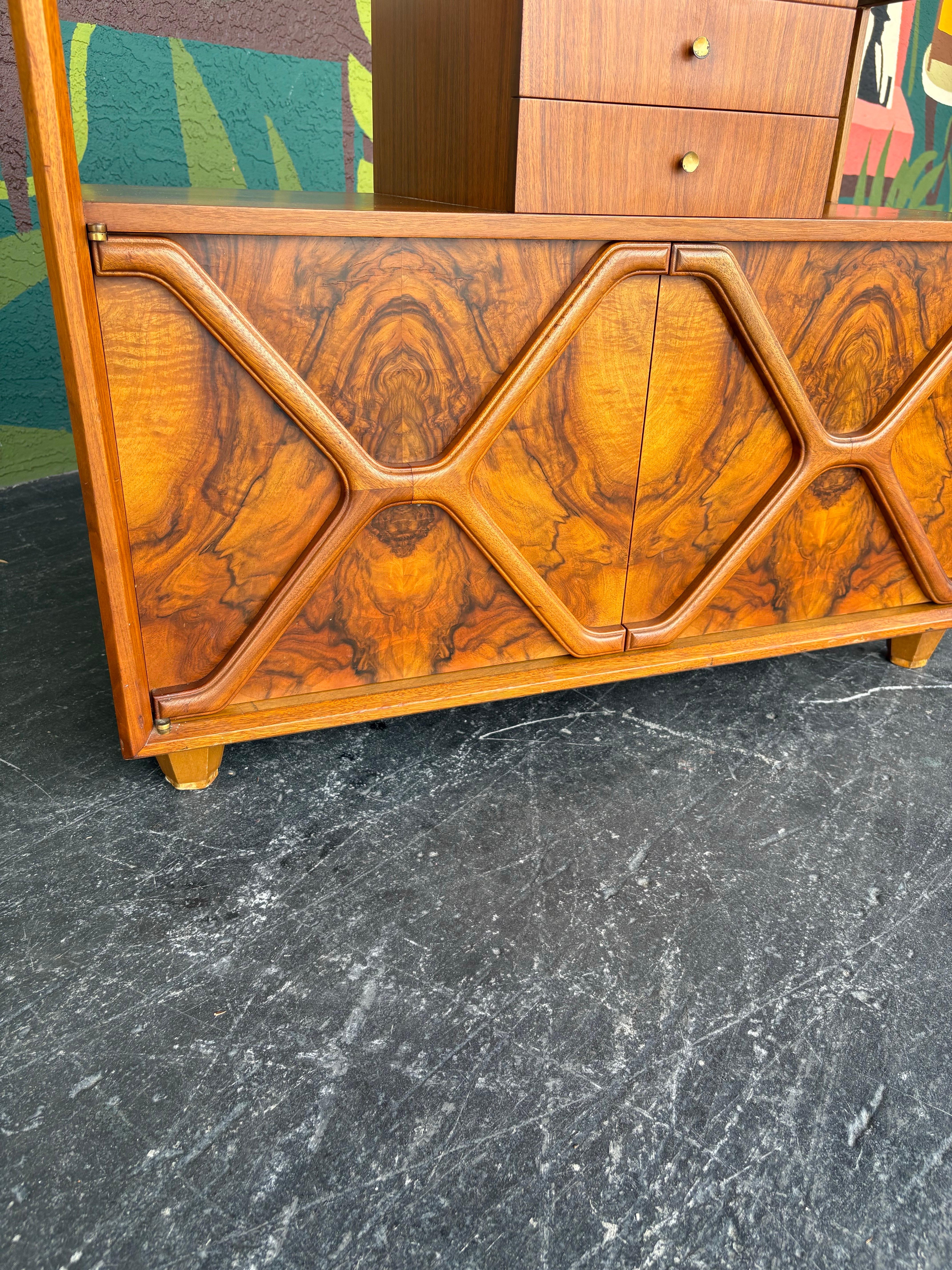 Formica Daniel Jones Nyc Attrib. Mid Century Modern Burlwood Flip Top Server For Sale