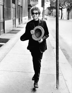 Bob Dylan paseando con sombrero de copa, Filadelfia, Pensilvania