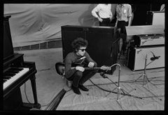 Daniel Kramer - Bob Dylan, Soundcheck in Forest Hills 1965, nachgedruckt