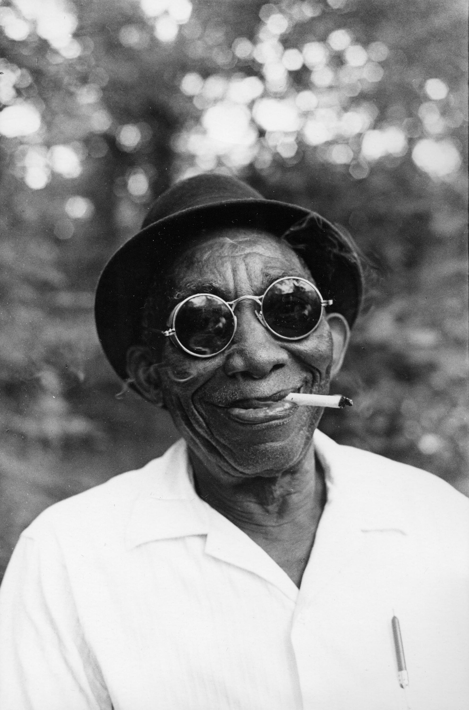 "Mississippi John Hurt, Philadelphia Folk Festival 1965"

Verfügbare Größen:
8 x 10 Zoll  	$600.00 	Offene Ausgabe
11 x 14 Zoll   	$1,000.00	Auflage von 50 Stück
16 x 20 Zoll	$3,000.00	Auflage von 50 Stück
20 x 24 Zoll	$4,000.00	Auflage von 50