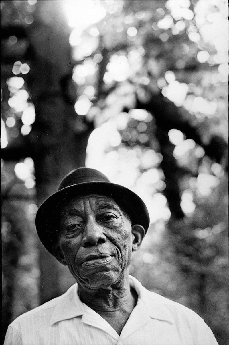 "Mississippi John Hurt, Philadelphia Folk Festival 1965"

Verfügbare Größen:
8 x 10 Zoll  	$600.00 	Offene Ausgabe
11 x 14 Zoll   	$1,000.00	Auflage von 50 Stück
16 x 20 Zoll	$3,000.00	Auflage von 50 Stück
20 x 24 Zoll	$4,000.00	Auflage von 50
