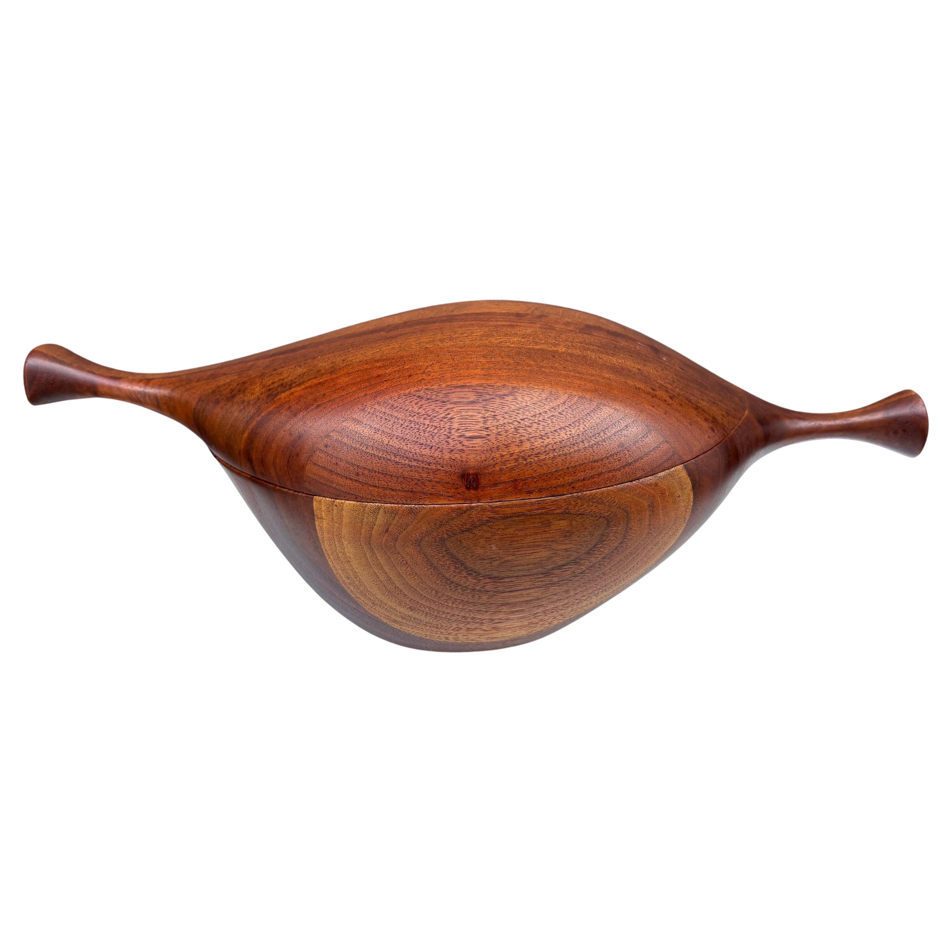 Daniel Loomis Valenza Carved Lidded Box im Angebot