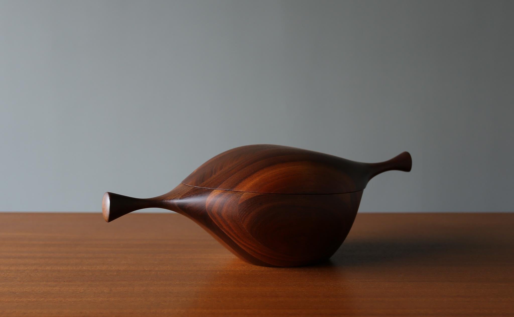 Daniel Loomis Valenza Handcrafted Walnut Covered Bowl,  c.1960 For Sale 4