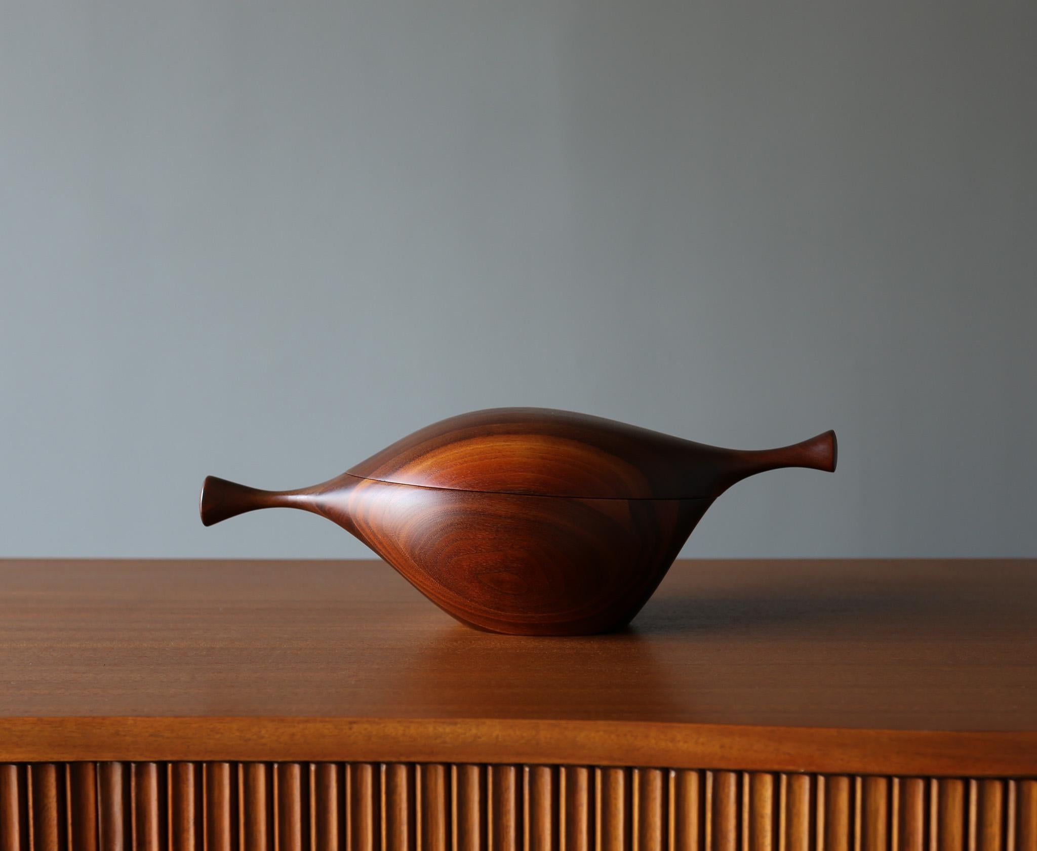 Daniel Loomis Valenza Handcrafted Walnut Covered Bowl,  c.1960. 