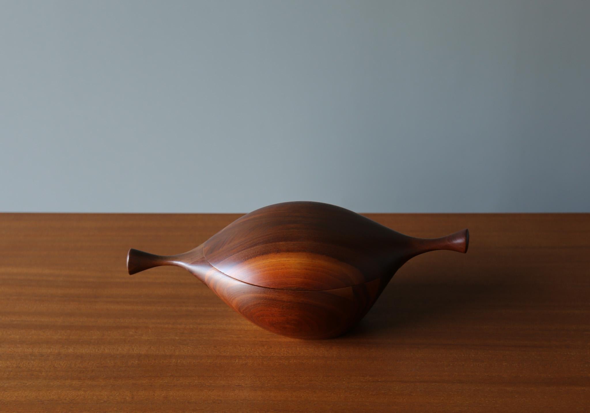 American Daniel Loomis Valenza Handcrafted Walnut Covered Bowl,  c.1960 For Sale