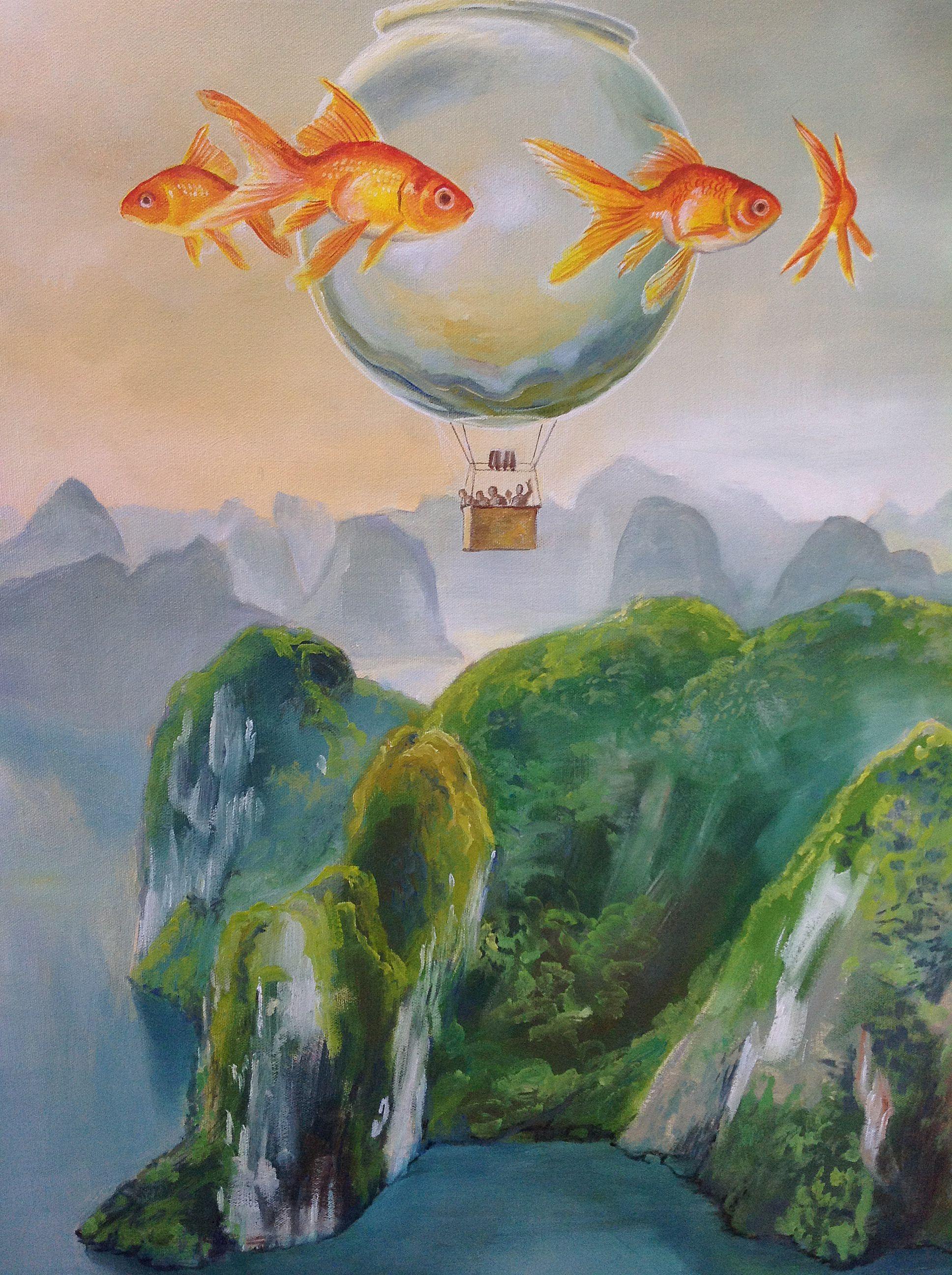 Eine Fortsetzung meiner Goldfischbilder. Hier schweben zwei surreale Ballons über einer Berglandschaft. Ich habe versucht, Leichtigkeit und Luft in der Atmosphäre einzufangen.  Das Goldfischglas symbolisiert in meiner persönlichen Ikonographie immer