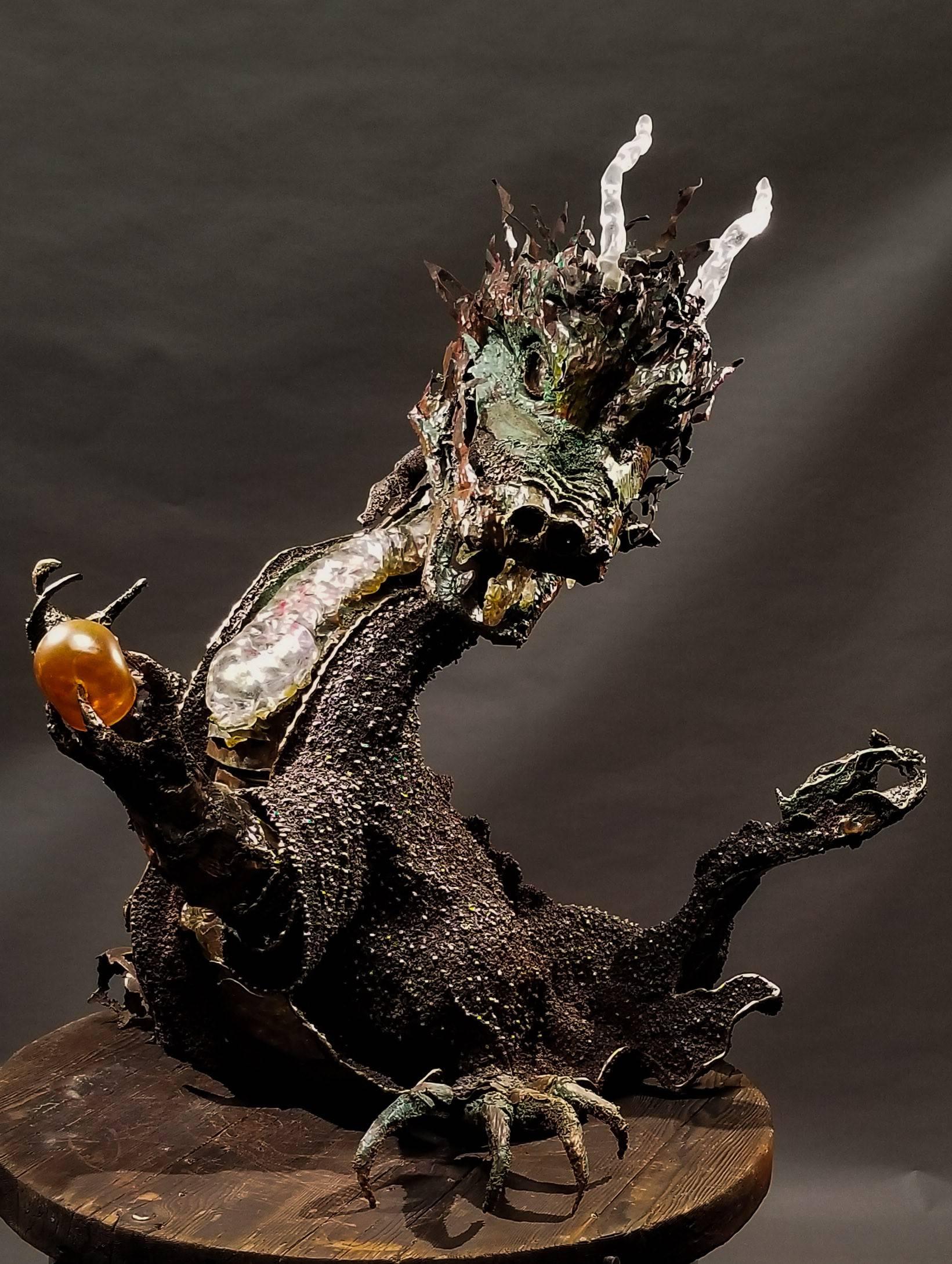 Daniel Oropeza Abstract Sculpture - Draco