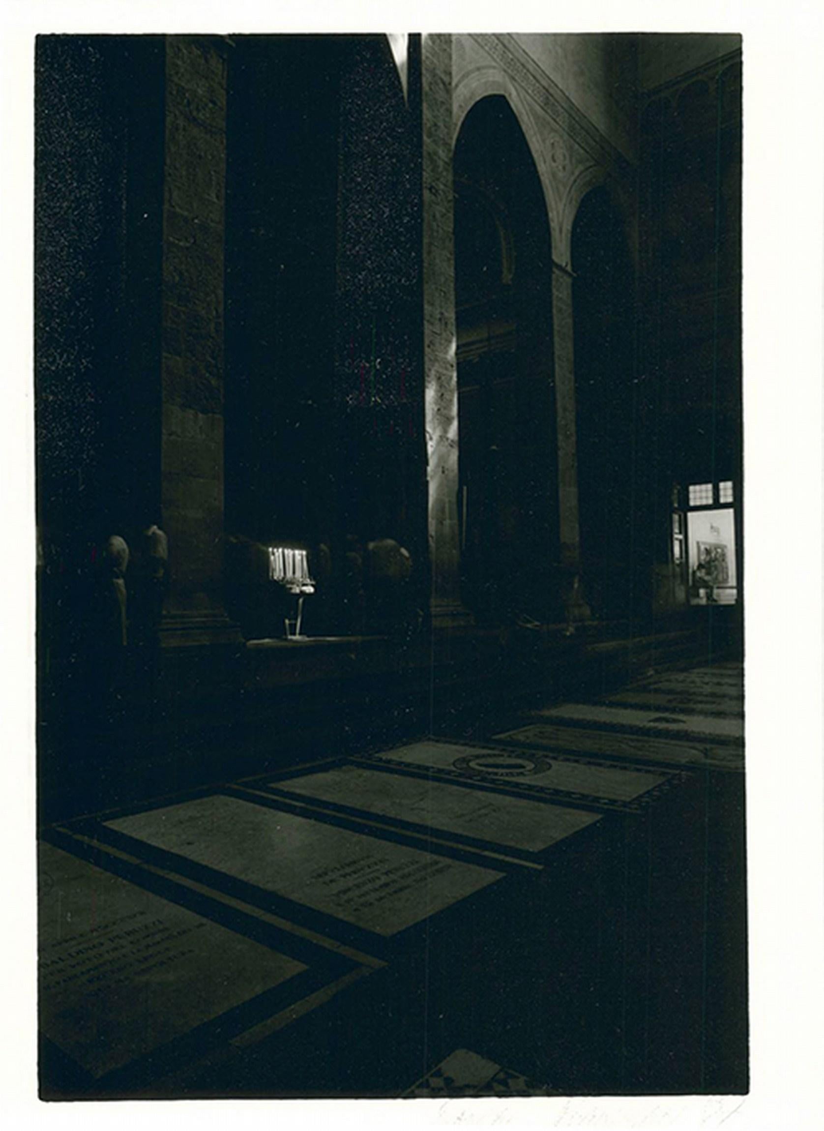 Daniel Poensgen Black and White Photograph – Zum Gedenken an Santa Croce