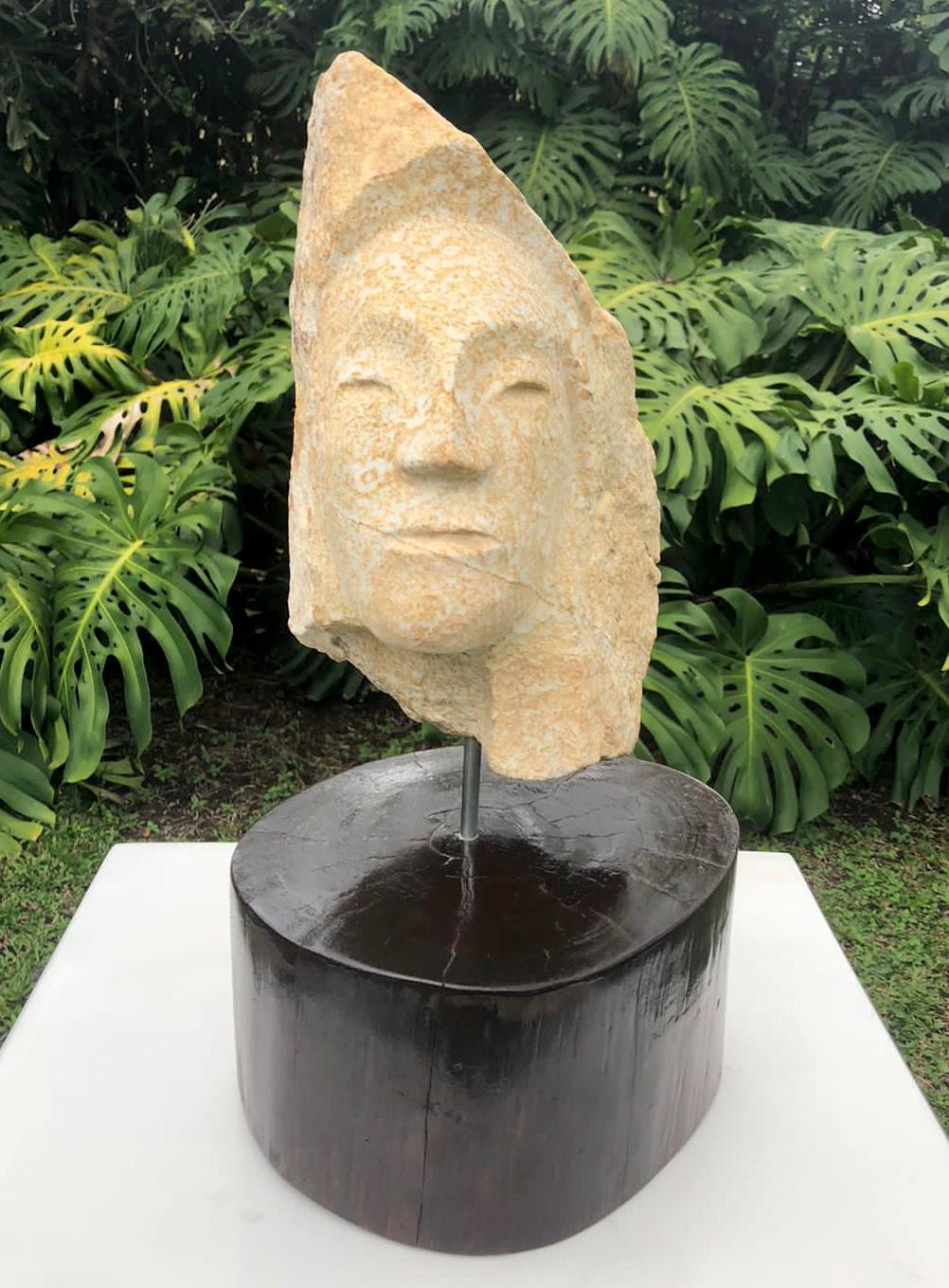 Daniel Pretiz Beaumont Figurative Sculpture - “Istarú” 2022, Patarrá Mojon Sculpture and Guatambú Wood Base