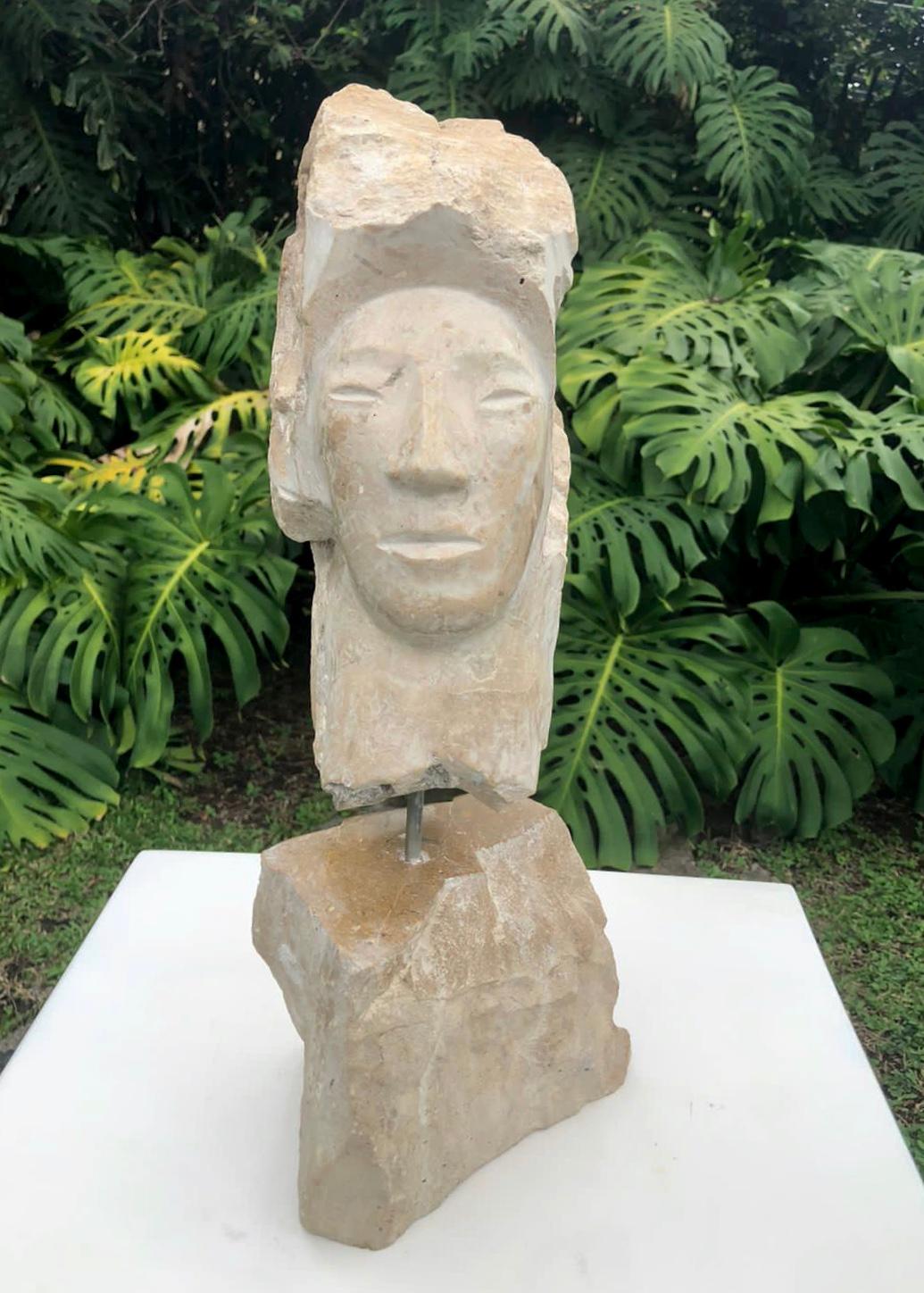 “Yuré” 2022, Tempisque Limestone Head and Base - Sculpture by Daniel Pretiz Beaumont