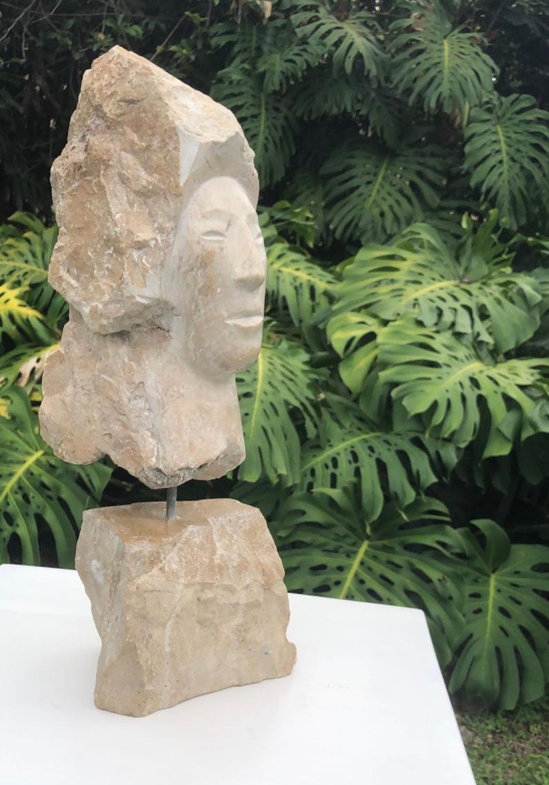 “Yuré” 2022, Tempisque Limestone Head and Base - Contemporary Sculpture by Daniel Pretiz Beaumont