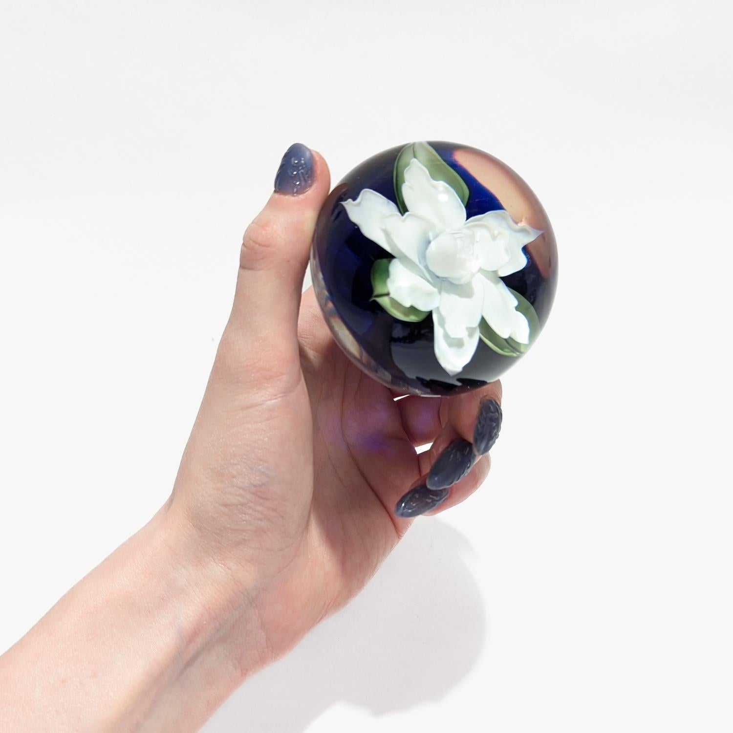Daniel Salazar Lundberg Studios Art Glass White Gardenia Paperweight For Sale 4
